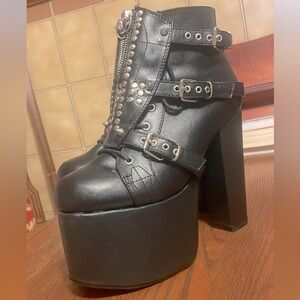 Stunning Platform Heeled Boots Brand New Never Worn
